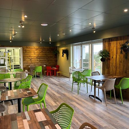 North Devon Resort 伊尔弗勒科姆 外观 照片