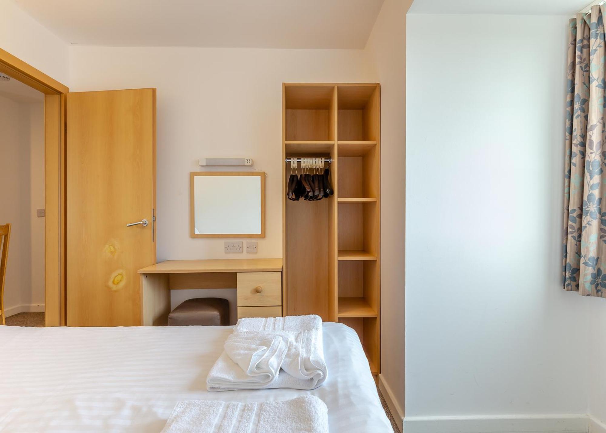 North Devon Resort 伊尔弗勒科姆 外观 照片