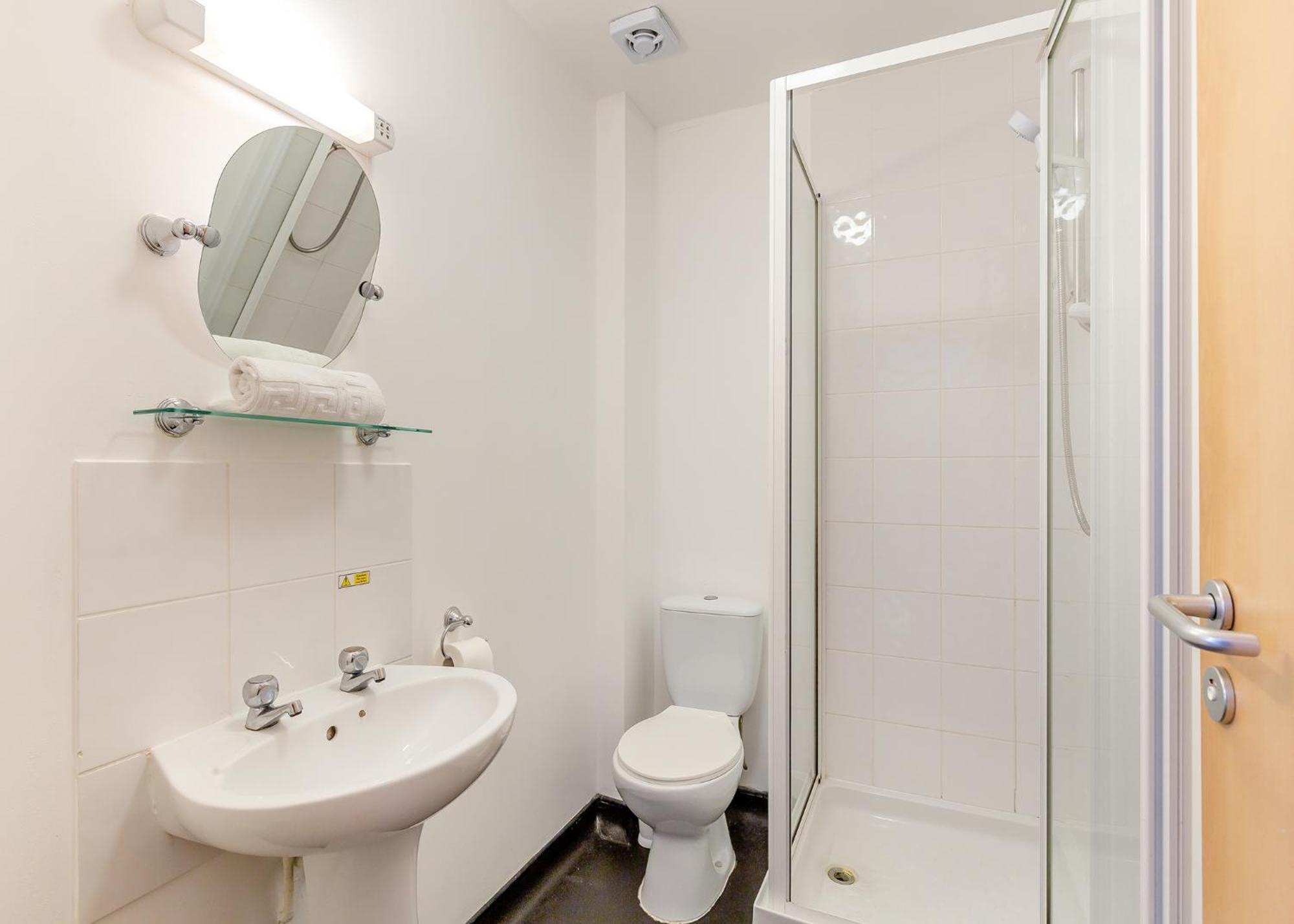 North Devon Resort 伊尔弗勒科姆 外观 照片