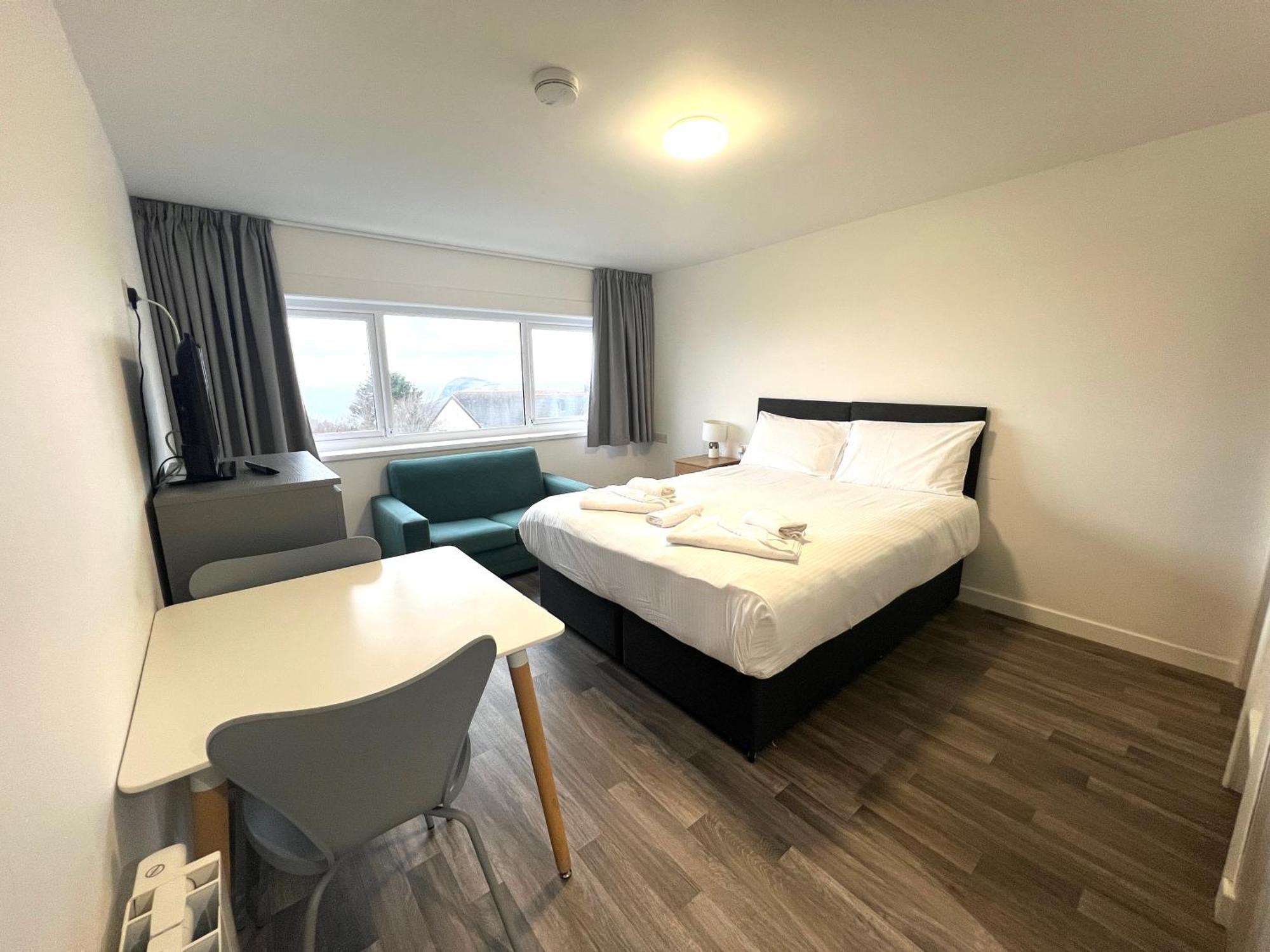 North Devon Resort 伊尔弗勒科姆 外观 照片